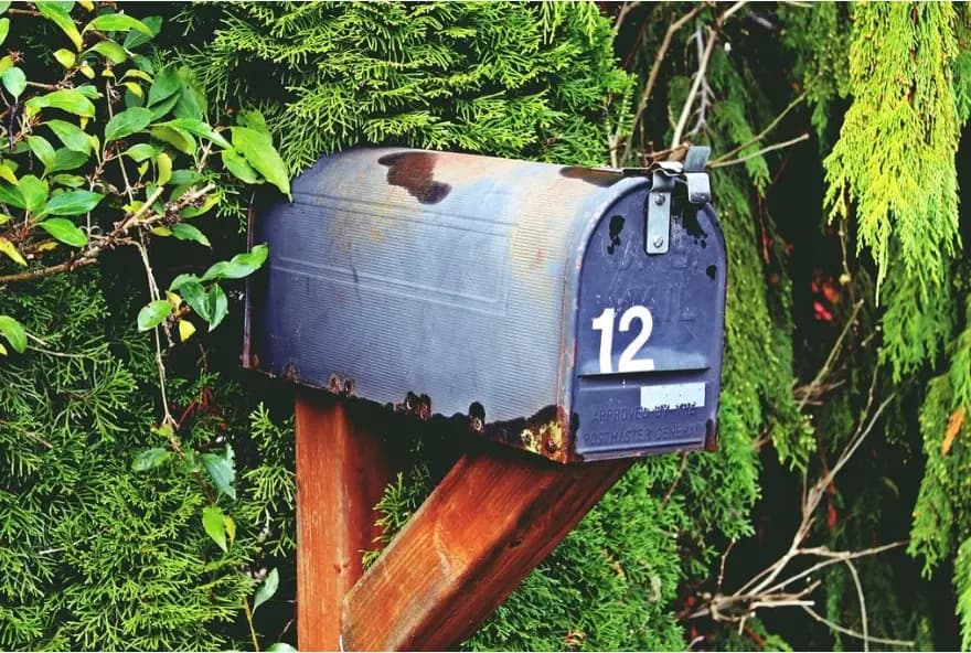 USPS mail forwarding duration guide showing temporary and permanent forwarding timeframes